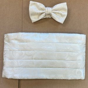 Ivory Paisley Cummerbund and Bow Tie